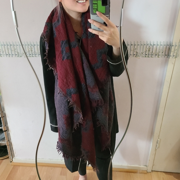 Wilfred Diamond Mosaic Blanket Scarf - Picture 3 of 9